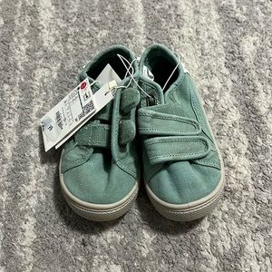 Zara new sneakers shoes size 9 1/2